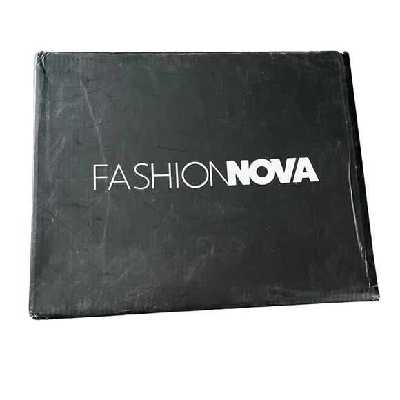 Simply Chic Heel - White - Picture 7 of 15